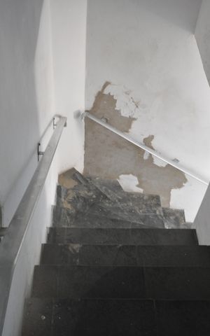 Casa à venda com 190m², 3 quartos e 2 vagasEscada