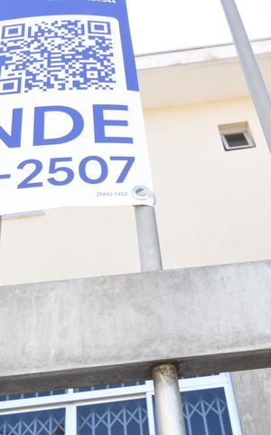 Casa à venda com 190m², 3 quartos e 2 vagasPlaca