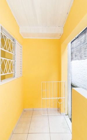 Casa de condomínio para alugar com 60m², 2 quartos e sem vaga Casa de condomínio para alugar com 60m², 2 quartos e sem vagaEntrada