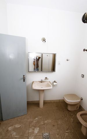 Casa à venda com 320m², 5 quartos e 2 vagasBanheiro 1