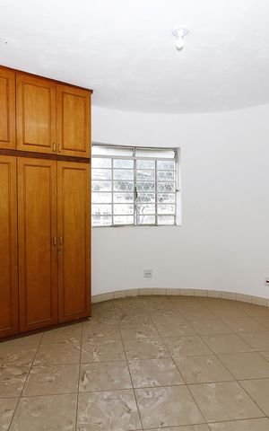 Casa à venda com 320m², 5 quartos e 2 vagasQuarto 3