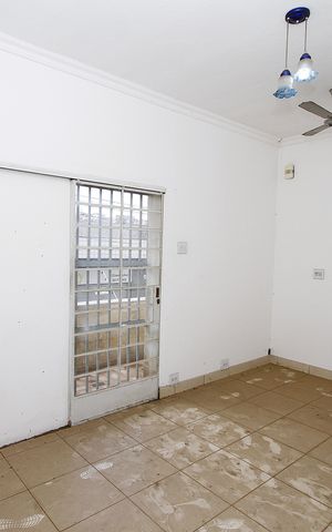 Casa à venda com 320m², 5 quartos e 2 vagasSala