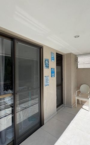 Apartamento à venda com 72m², 2 quartos e 2 vagas Apartamento à venda com 72m², 2 quartos e 2 vagasVaranda