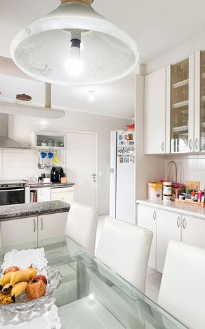 Apartamento à venda com 153m², 4 quartos e 2 vagas Apartamento à venda com 153m², 4 quartos e 2 vagasCopa