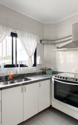 Apartamento à venda com 153m², 4 quartos e 2 vagas Apartamento à venda com 153m², 4 quartos e 2 vagasCozinha