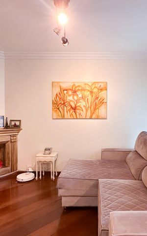 Apartamento à venda com 153m², 4 quartos e 2 vagas Apartamento à venda com 153m², 4 quartos e 2 vagasSala