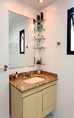Apartamento à venda com 153m², 4 quartos e 2 vagas Apartamento à venda com 153m², 4 quartos e 2 vagasBanheiro Social