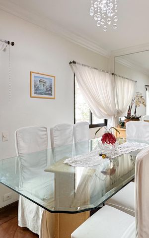 Apartamento à venda com 153m², 4 quartos e 2 vagas Apartamento à venda com 153m², 4 quartos e 2 vagasSala de Jantar
