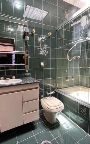 Casa para alugar com 250m², 6 quartos e 5 vagas Casa para alugar com 250m², 6 quartos e 5 vagasBanheiro 4