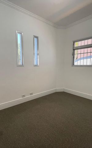 Casa para alugar com 250m², 6 quartos e 5 vagas Casa para alugar com 250m², 6 quartos e 5 vagasQuarto 4