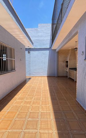 Casa para alugar com 250m², 6 quartos e 5 vagas Casa para alugar com 250m², 6 quartos e 5 vagasQuintal