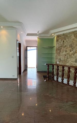 Casa para alugar com 250m², 6 quartos e 5 vagas Casa para alugar com 250m², 6 quartos e 5 vagasSala