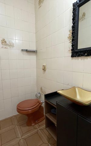Casa para alugar com 250m², 6 quartos e 5 vagas Casa para alugar com 250m², 6 quartos e 5 vagasBanheiro 6