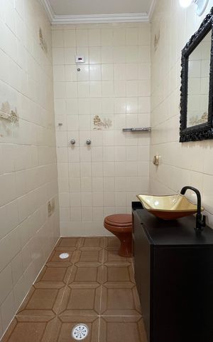 Casa para alugar com 250m², 6 quartos e 5 vagas Casa para alugar com 250m², 6 quartos e 5 vagasBanheiro 6