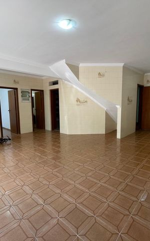 Casa para alugar com 250m², 6 quartos e 5 vagas Casa para alugar com 250m², 6 quartos e 5 vagasGaragem