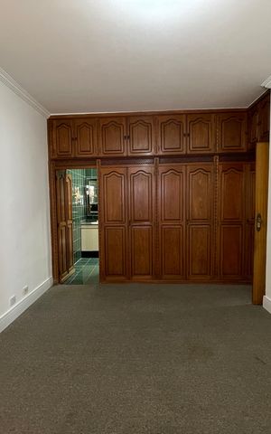 Casa para alugar com 250m², 6 quartos e 5 vagas Casa para alugar com 250m², 6 quartos e 5 vagasQuarto 1