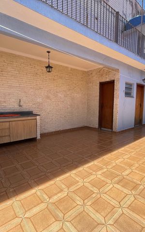 Casa para alugar com 250m², 6 quartos e 5 vagas Casa para alugar com 250m², 6 quartos e 5 vagasQuintal