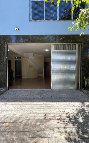 Casa para alugar com 250m², 6 quartos e 5 vagas Casa para alugar com 250m², 6 quartos e 5 vagasGaragem