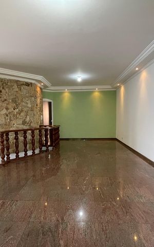 Casa para alugar com 250m², 6 quartos e 5 vagas Casa para alugar com 250m², 6 quartos e 5 vagasSala