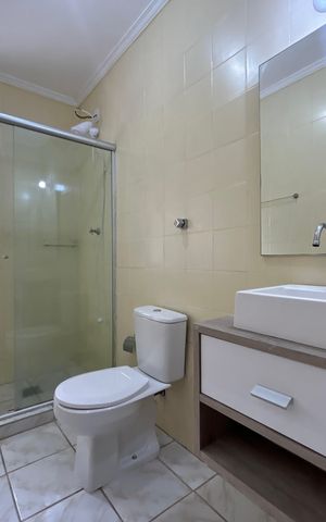 Casa à venda com 220m², 4 quartos e 2 vagas Casa à venda com 220m², 4 quartos e 2 vagasBanheiro 3