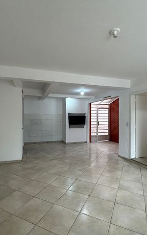 Casa à venda com 220m², 4 quartos e 2 vagas Casa à venda com 220m², 4 quartos e 2 vagasGaragem