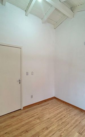 Casa à venda com 220m², 4 quartos e 2 vagas Casa à venda com 220m², 4 quartos e 2 vagasQuarto 2