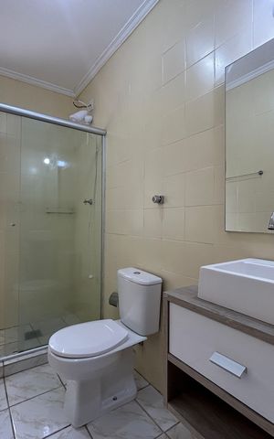 Casa à venda com 220m², 4 quartos e 2 vagas Casa à venda com 220m², 4 quartos e 2 vagasBanheiro 3