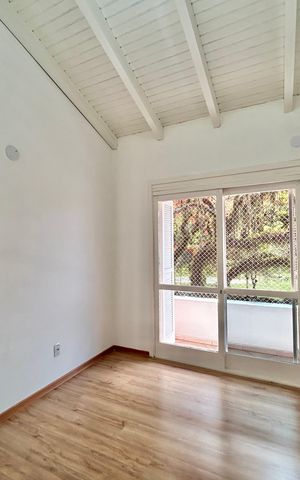Casa à venda com 220m², 4 quartos e 2 vagas Casa à venda com 220m², 4 quartos e 2 vagasQuarto 2