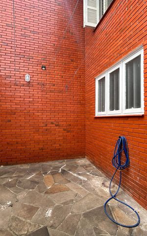 Casa à venda com 220m², 4 quartos e 2 vagas Casa à venda com 220m², 4 quartos e 2 vagasPátio