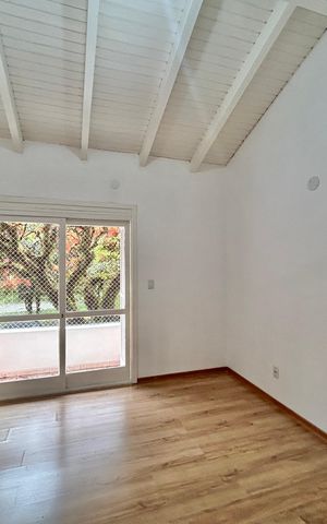 Casa à venda com 220m², 4 quartos e 2 vagas Casa à venda com 220m², 4 quartos e 2 vagasQuarto 2