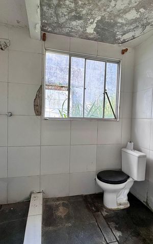 Casa à venda com 5000m², 2 quartos e 5 vagas