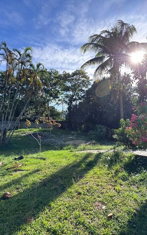 Casa à venda com 5000m², 2 quartos e 5 vagas