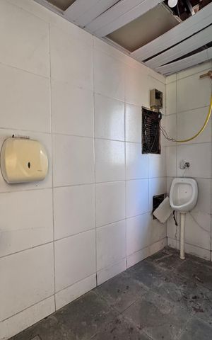 Casa à venda com 5000m², 2 quartos e 5 vagas