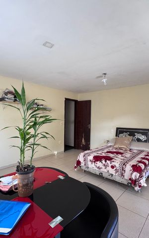 Casa à venda com 5000m², 2 quartos e 5 vagas Casa à venda com 5000m², 2 quartos e 5 vagasSala / Quarto
