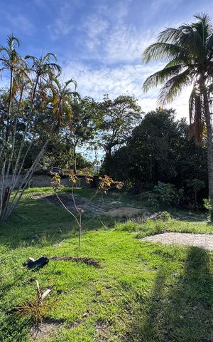 Casa à venda com 5000m², 2 quartos e 5 vagas