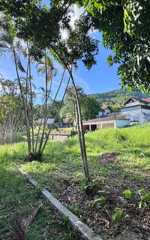 Casa à venda com 5000m², 2 quartos e 5 vagas