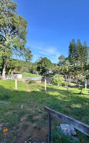 Casa à venda com 5000m², 2 quartos e 5 vagas