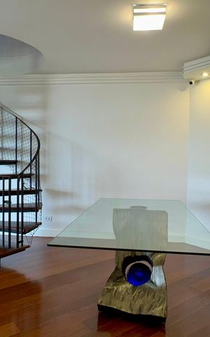 Apartamento à venda com 250m², 3 quartos e 4 vagas Apartamento à venda com 250m², 3 quartos e 4 vagasSala de Jantar