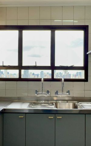 Apartamento à venda com 250m², 3 quartos e 4 vagas Apartamento à venda com 250m², 3 quartos e 4 vagasCozinha