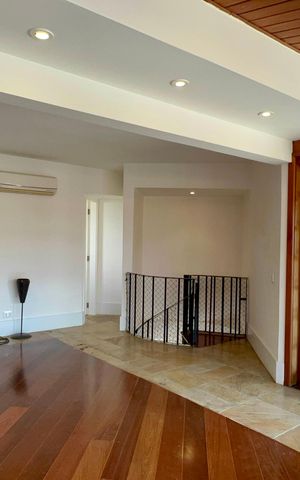 Apartamento à venda com 250m², 3 quartos e 4 vagas Apartamento à venda com 250m², 3 quartos e 4 vagasCobertura