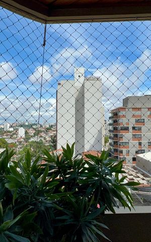 Apartamento à venda com 250m², 3 quartos e 4 vagas Apartamento à venda com 250m², 3 quartos e 4 vagasVaranda