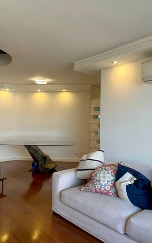 Apartamento à venda com 250m², 3 quartos e 4 vagas Apartamento à venda com 250m², 3 quartos e 4 vagasSala