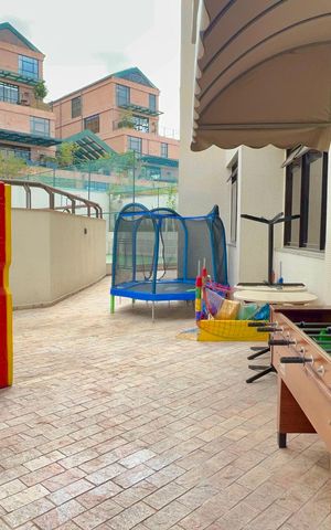 Apartamento à venda com 250m², 3 quartos e 4 vagas Apartamento à venda com 250m², 3 quartos e 4 vagasPlayground