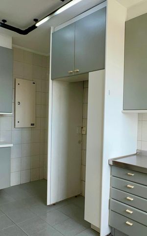 Apartamento à venda com 250m², 3 quartos e 4 vagas Apartamento à venda com 250m², 3 quartos e 4 vagasCozinha