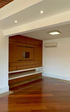 Apartamento à venda com 250m², 3 quartos e 4 vagas Apartamento à venda com 250m², 3 quartos e 4 vagasCobertura
