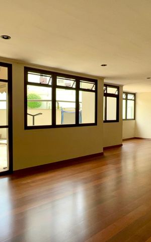 Apartamento à venda com 250m², 3 quartos e 4 vagas Apartamento à venda com 250m², 3 quartos e 4 vagasSalão de Festas