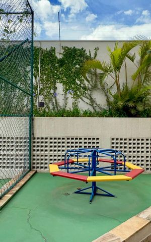 Apartamento à venda com 250m², 3 quartos e 4 vagas Apartamento à venda com 250m², 3 quartos e 4 vagasPlayground