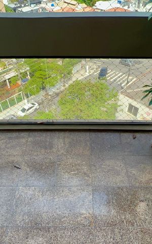 Apartamento à venda com 250m², 3 quartos e 4 vagas Apartamento à venda com 250m², 3 quartos e 4 vagasVaranda