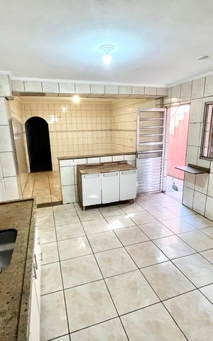 Casa à venda com 92m², 3 quartos e 2 vagas Casa à venda com 92m², 3 quartos e 2 vagasCozinha