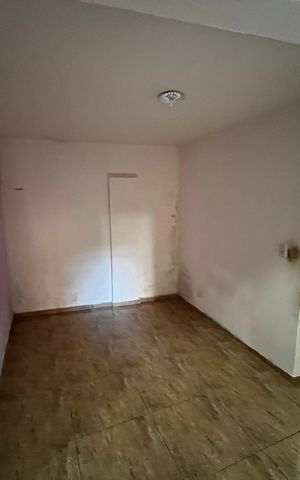 Casa à venda com 92m², 3 quartos e 2 vagas Casa à venda com 92m², 3 quartos e 2 vagasBanheiro de serviço
